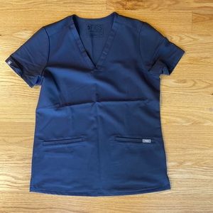 Figs scrub top